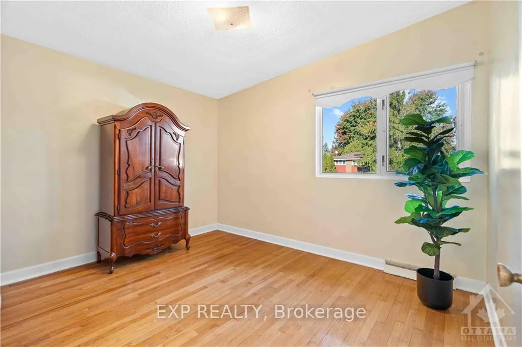 Photo 3 of 1348 Vancouver Avenue, Ottawa, Ellwood — HOMEH