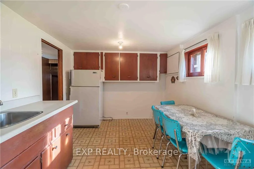 Photo 8 of 1348 Vancouver Avenue, Ottawa, Ellwood — HOMEH