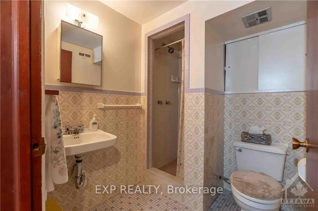 Photo 9 of 1348 Vancouver Avenue, Ottawa, Ellwood — HOMEH