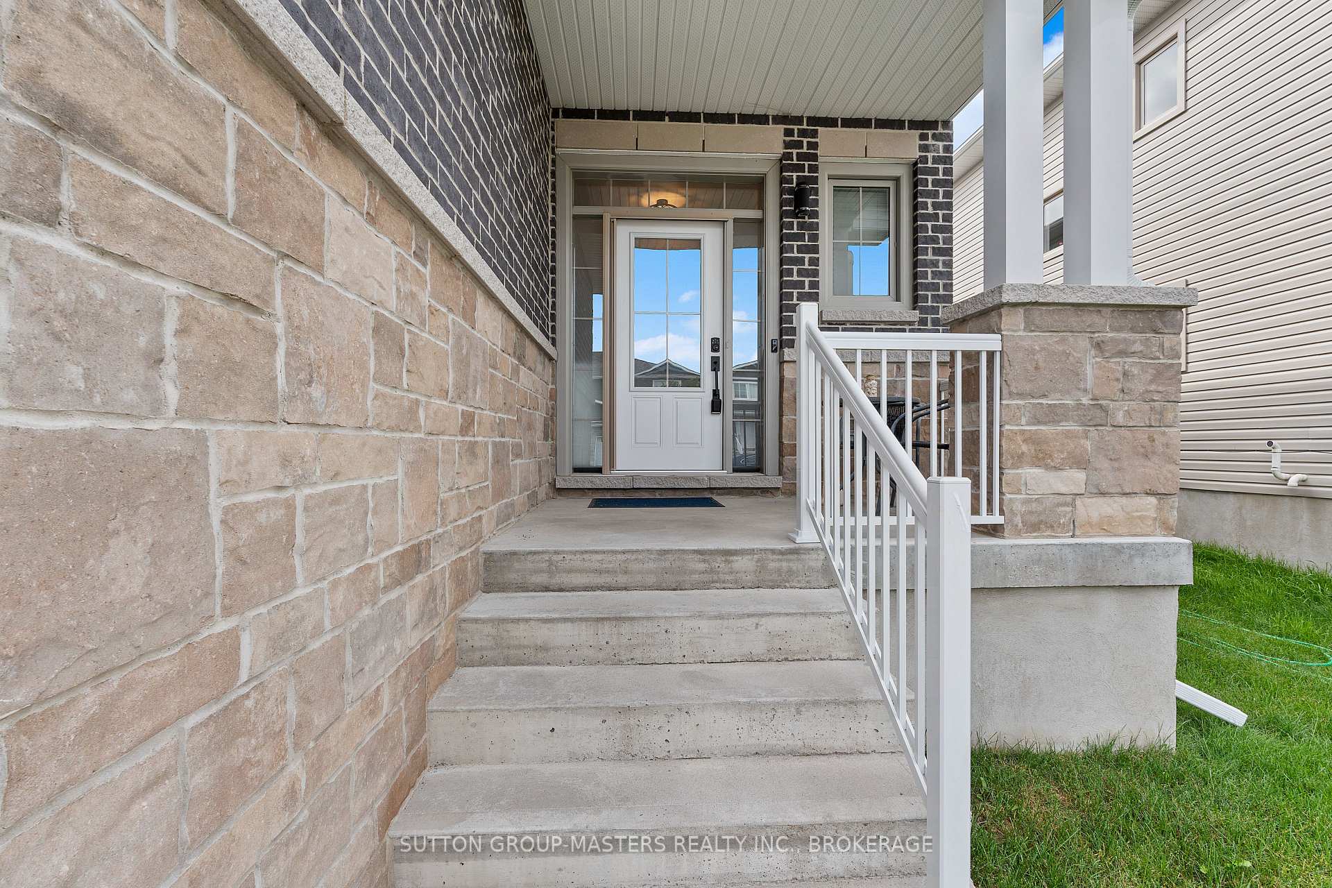 Photo 4 of 122 Hazlett Street, Loyalist, Amherstview — HOMEH