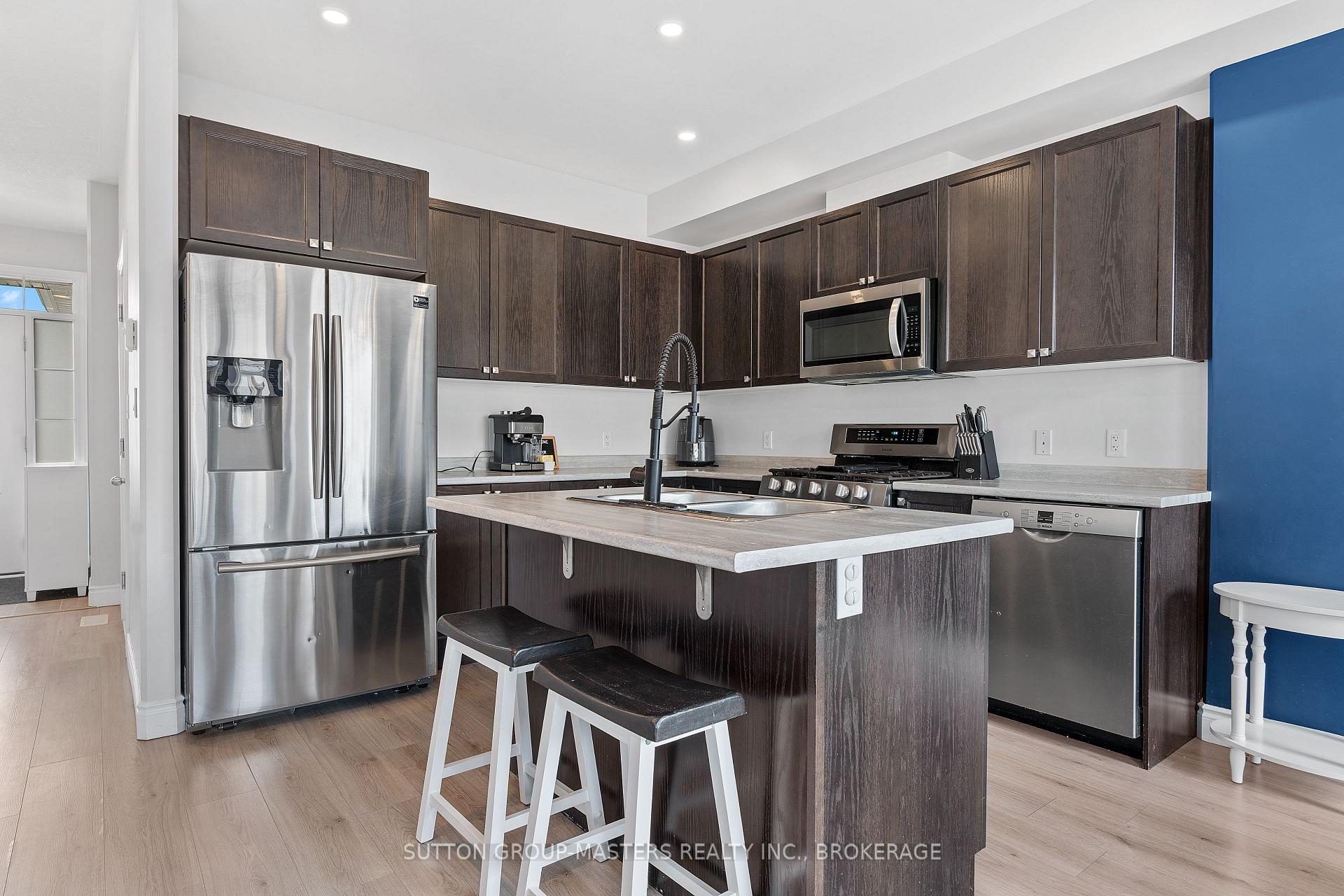 Photo 11 of 122 Hazlett Street, Loyalist, Amherstview — HOMEH