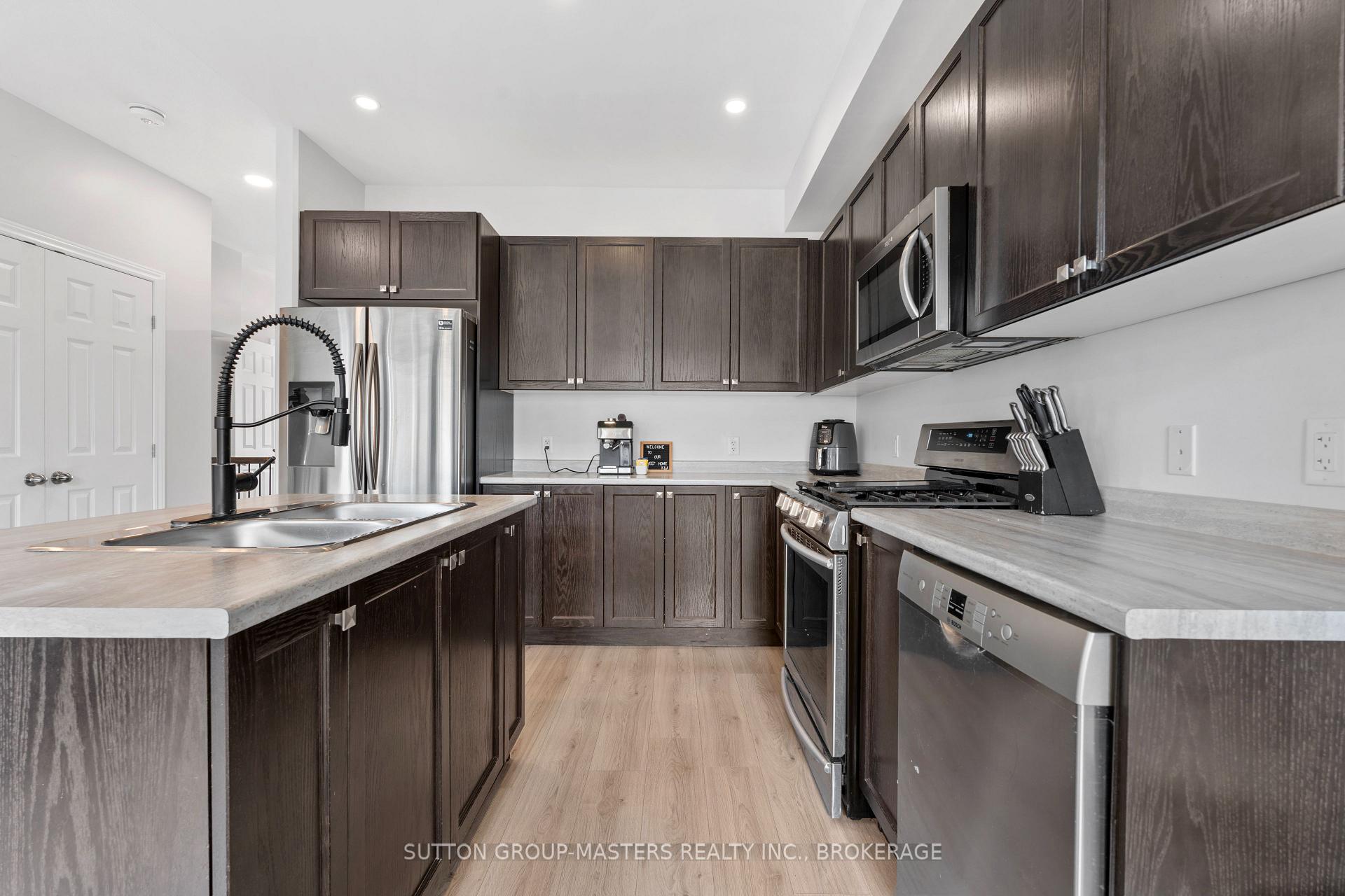 Photo 12 of 122 Hazlett Street, Loyalist, Amherstview — HOMEH
