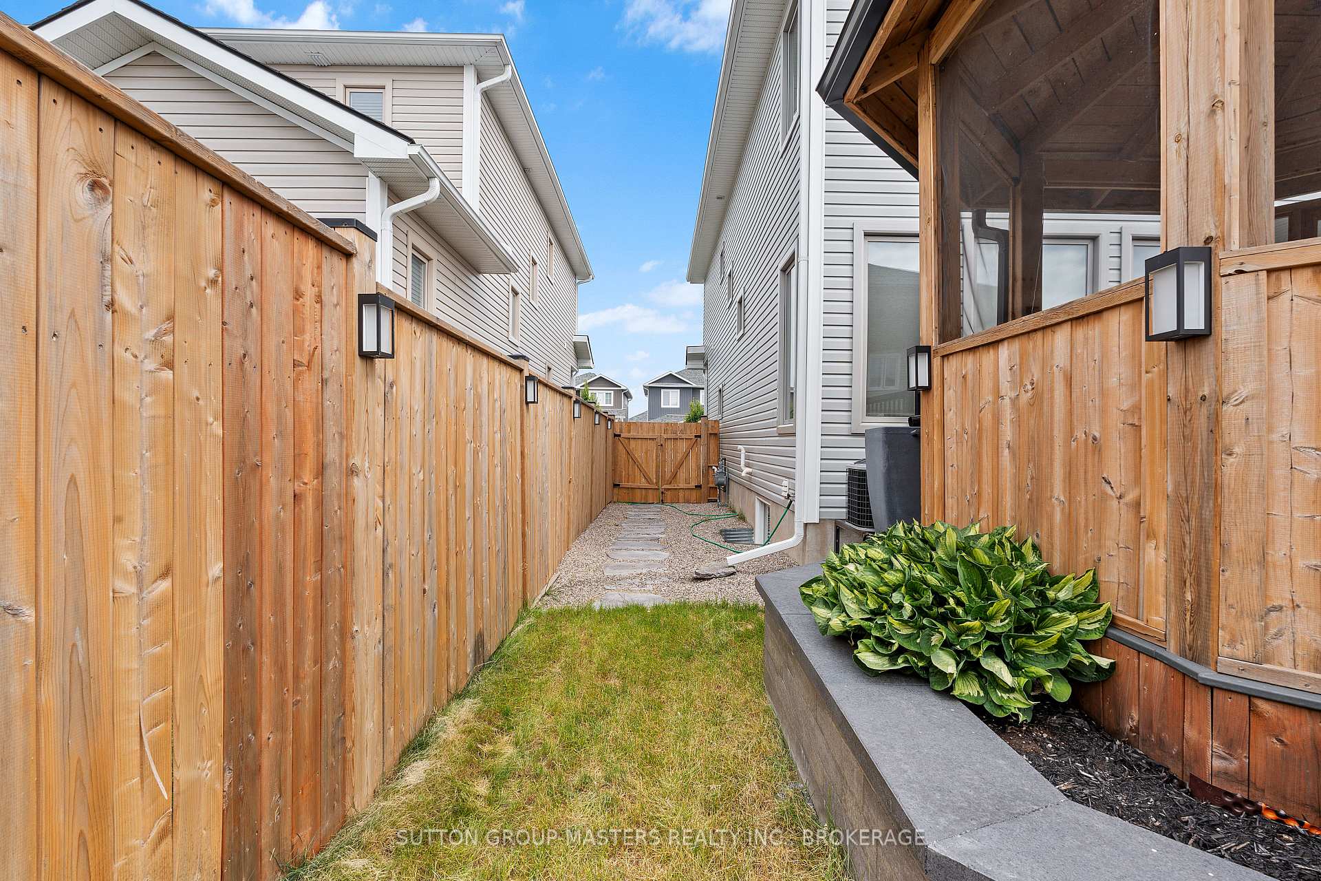Photo 37 of 122 Hazlett Street, Loyalist, Amherstview — HOMEH