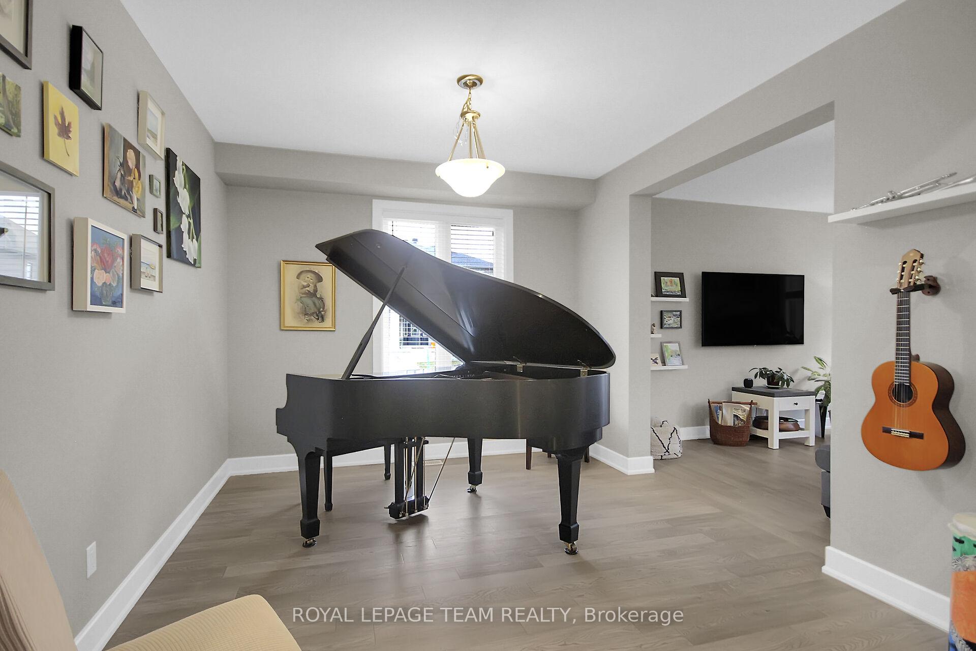 Photo 10 of 845 Percival Crescent, Ottawa, Mahogany Community — HOMEH