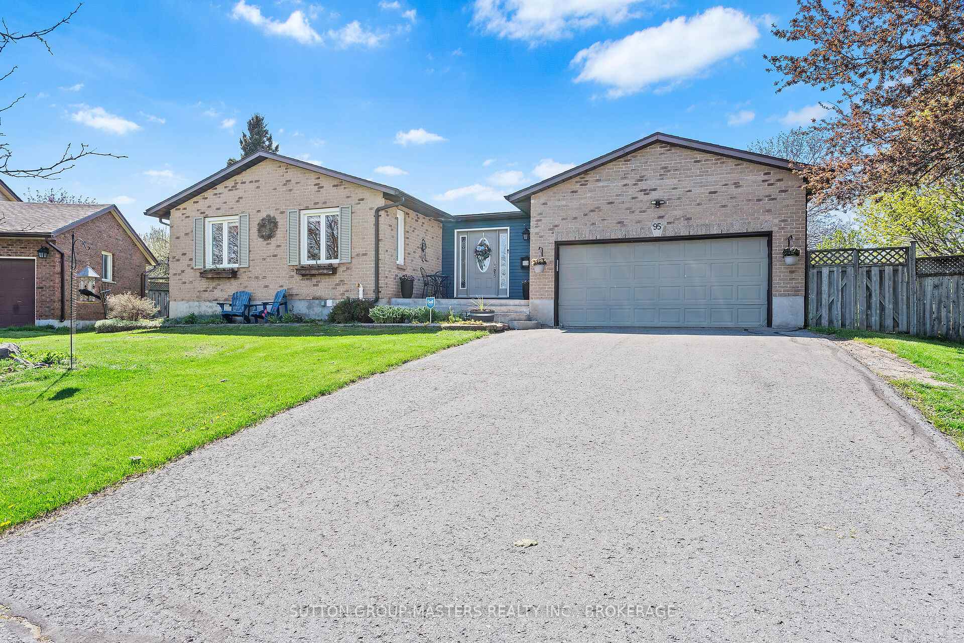 Photo 2 of 95 Nicholson Crescent, Loyalist, Amherstview — HOMEH