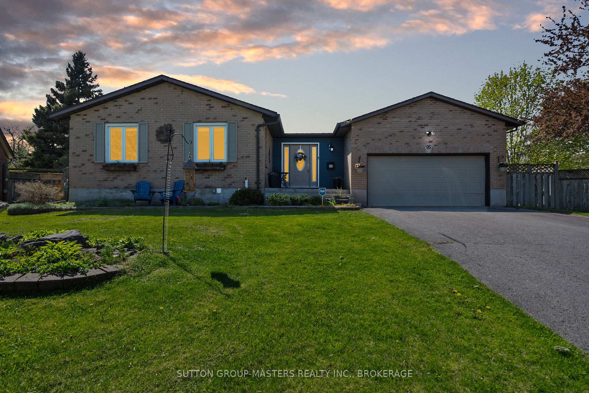 Photo 4 of 95 Nicholson Crescent, Loyalist, Amherstview — HOMEH