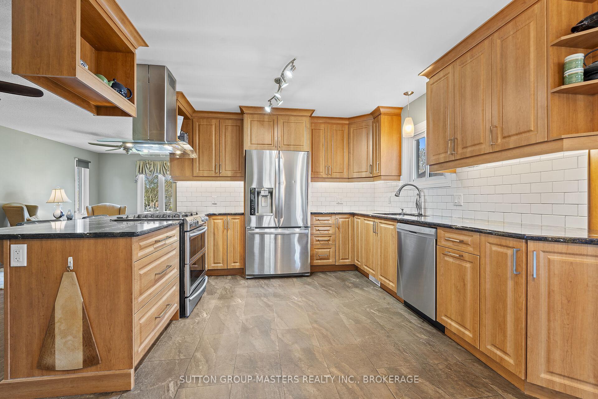 Photo 12 of 95 Nicholson Crescent, Loyalist, Amherstview — HOMEH