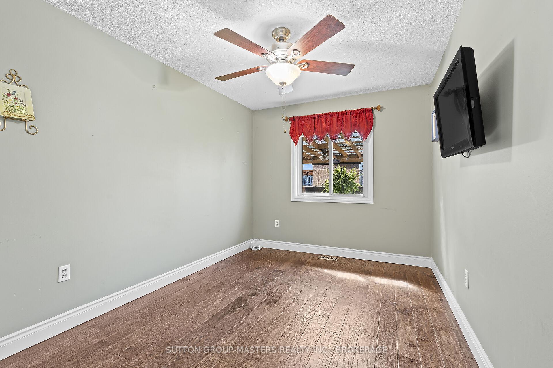 Photo 20 of 95 Nicholson Crescent, Loyalist, Amherstview — HOMEH