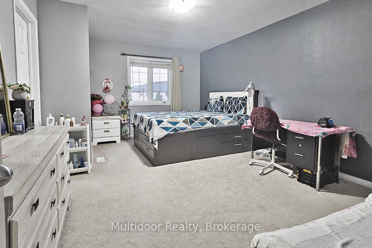 Photo 5 of 19 Machado Street, Kitchener, Huron Park — HOMEH
