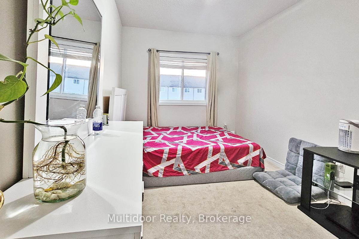 Photo 8 of 19 Machado Street, Kitchener, Huron Park — HOMEH