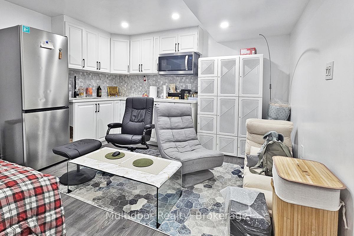 Photo 10 of 19 Machado Street, Kitchener, Huron Park — HOMEH