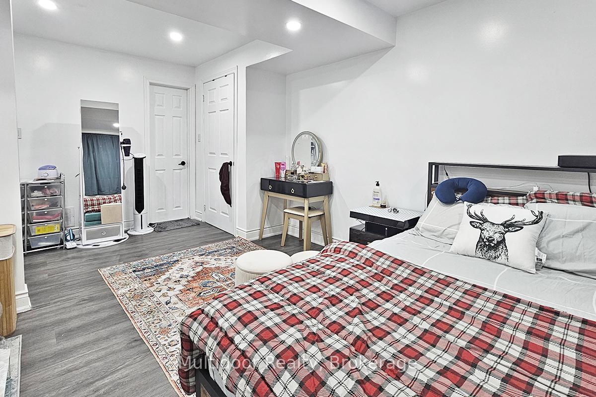 Photo 11 of 19 Machado Street, Kitchener, Huron Park — HOMEH