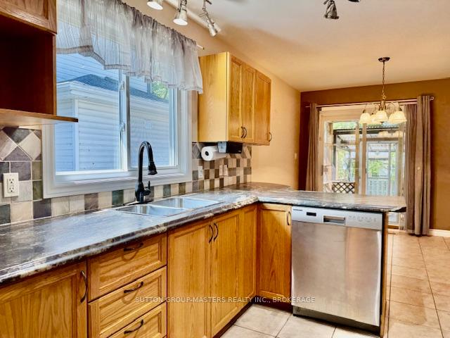 Photo 9 of 136 Amy Lynn Drive, Loyalist, Amherstview — HOMEH