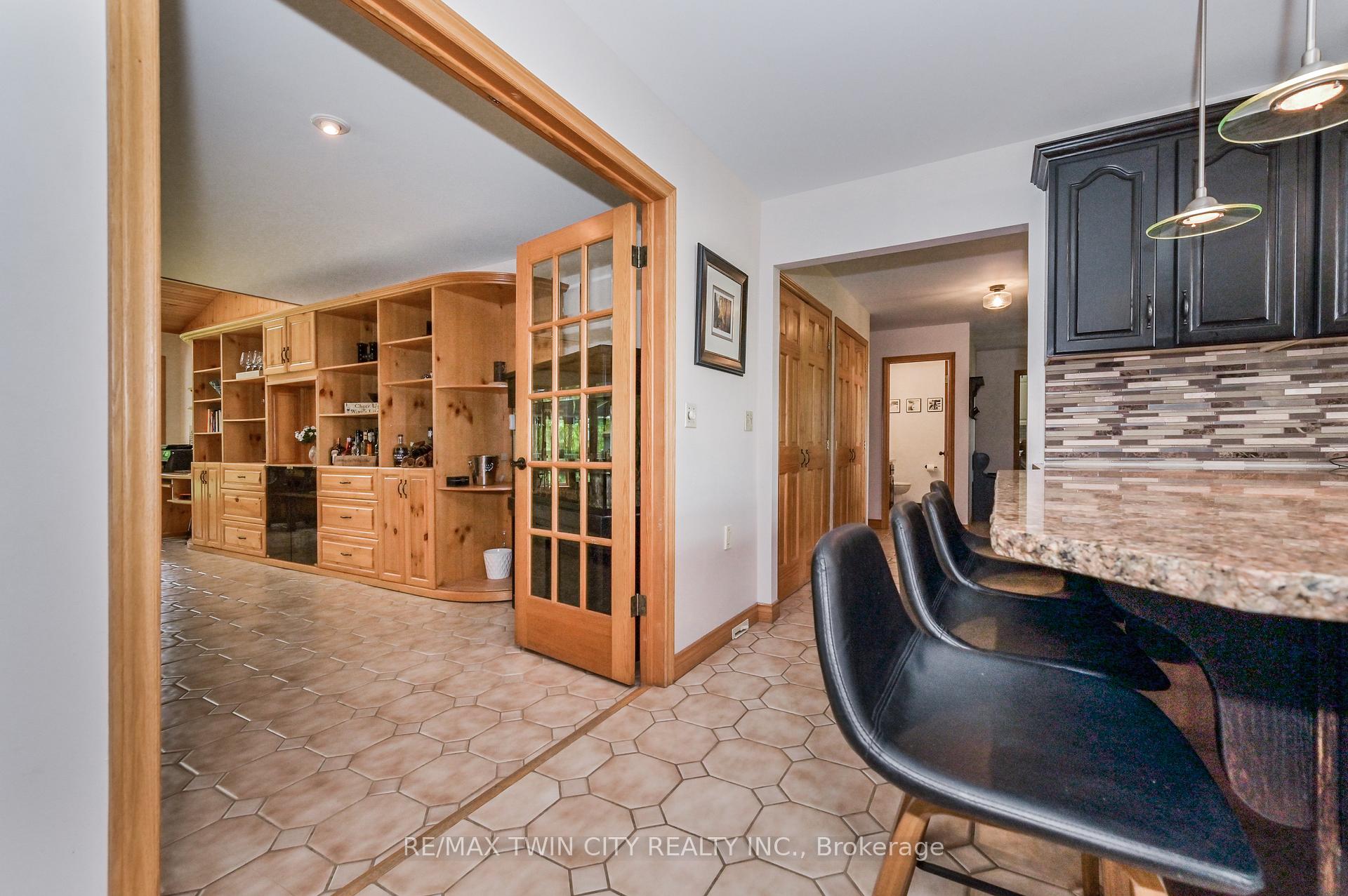 Photo 17 of 7648 Wellington Rd 12 Street, Mapleton, Rural Mapleton — HOMEH