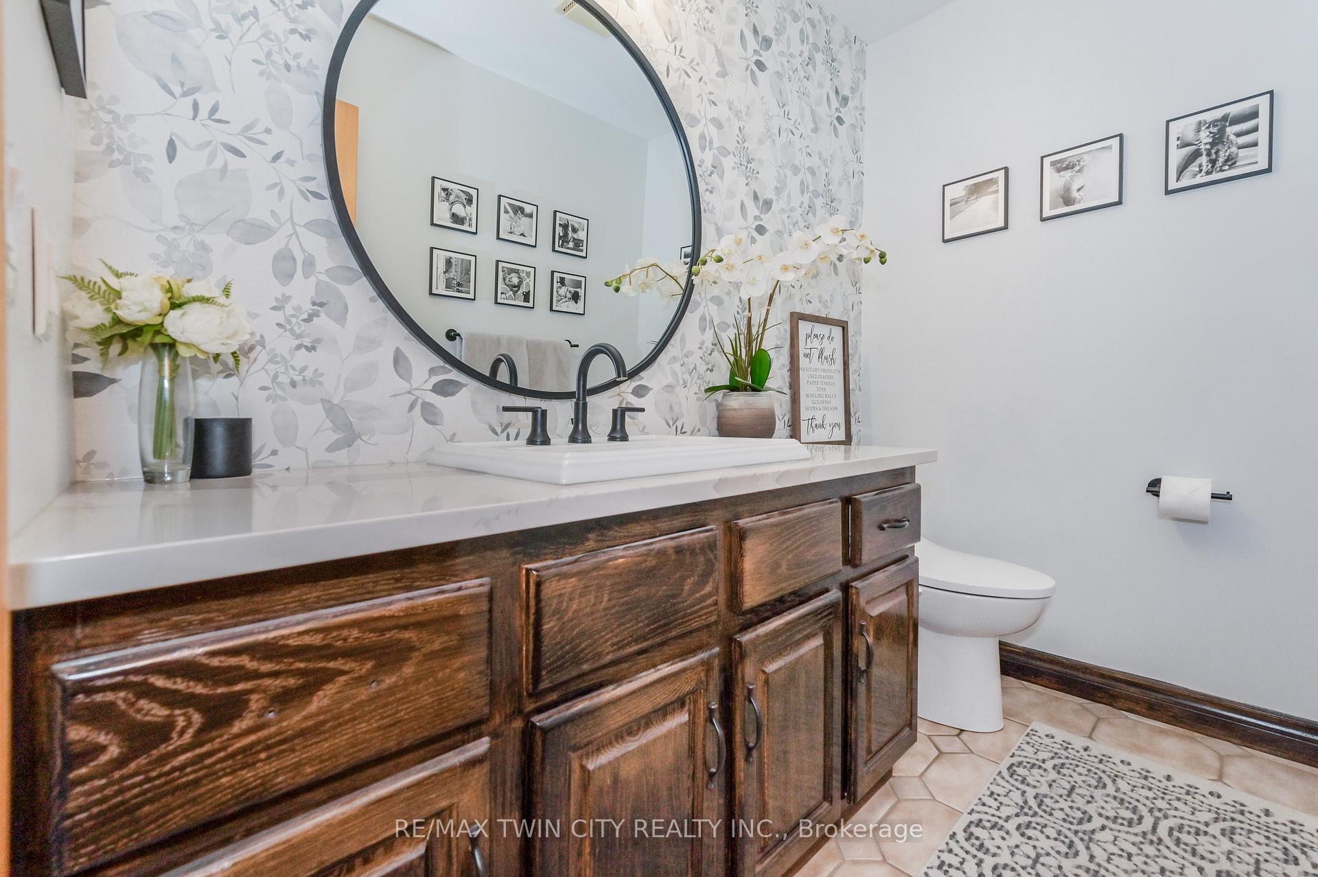 Photo 18 of 7648 Wellington Rd 12 Street, Mapleton, Rural Mapleton — HOMEH