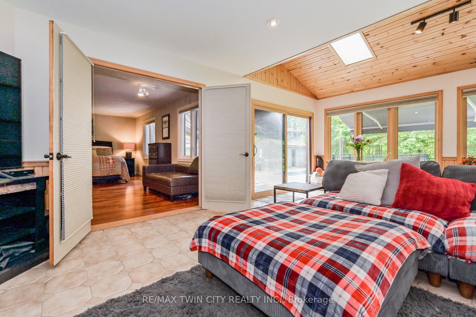 Photo 22 of 7648 Wellington Rd 12 Street, Mapleton, Rural Mapleton — HOMEH