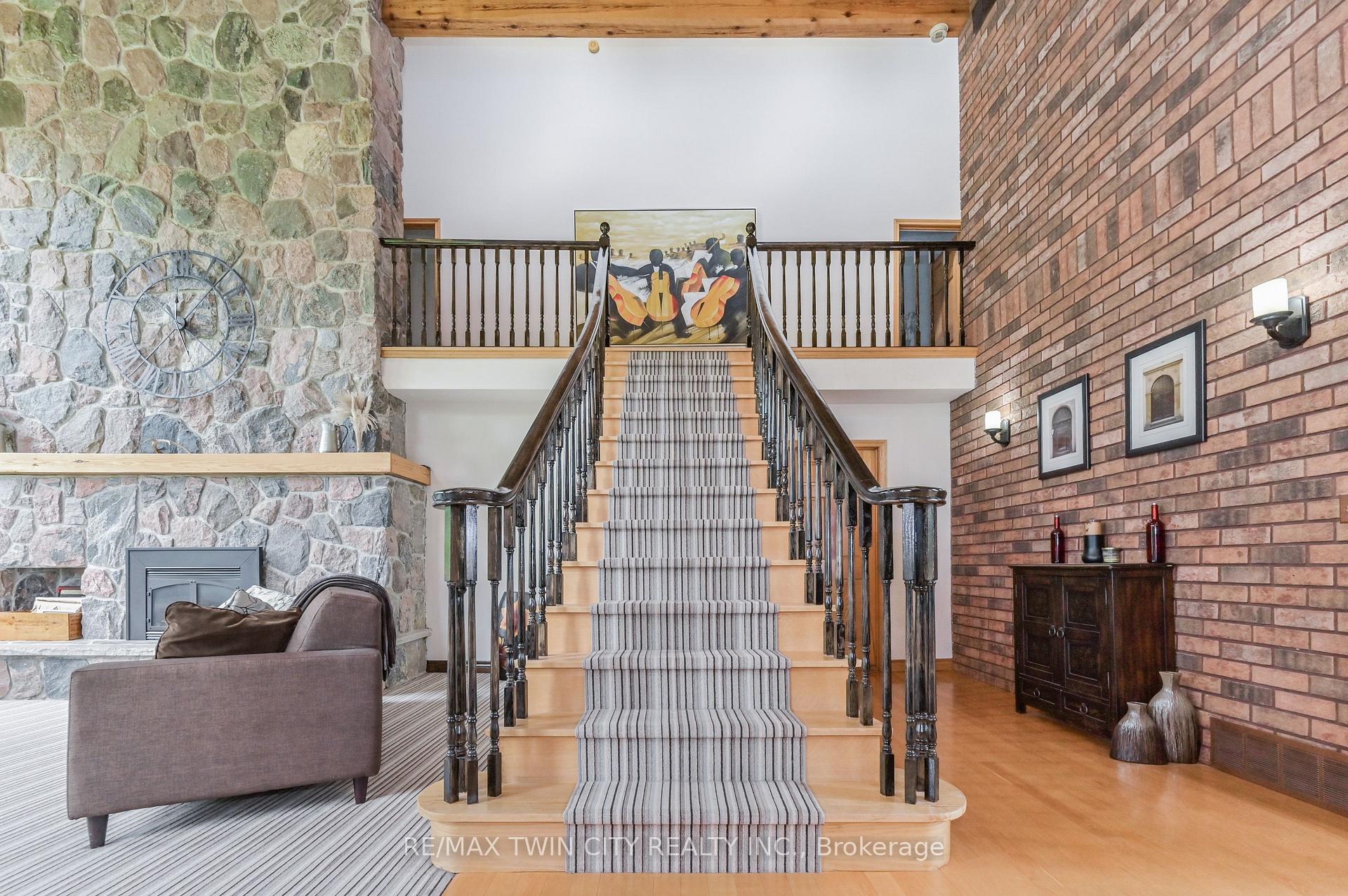 Photo 27 of 7648 Wellington Rd 12 Street, Mapleton, Rural Mapleton — HOMEH