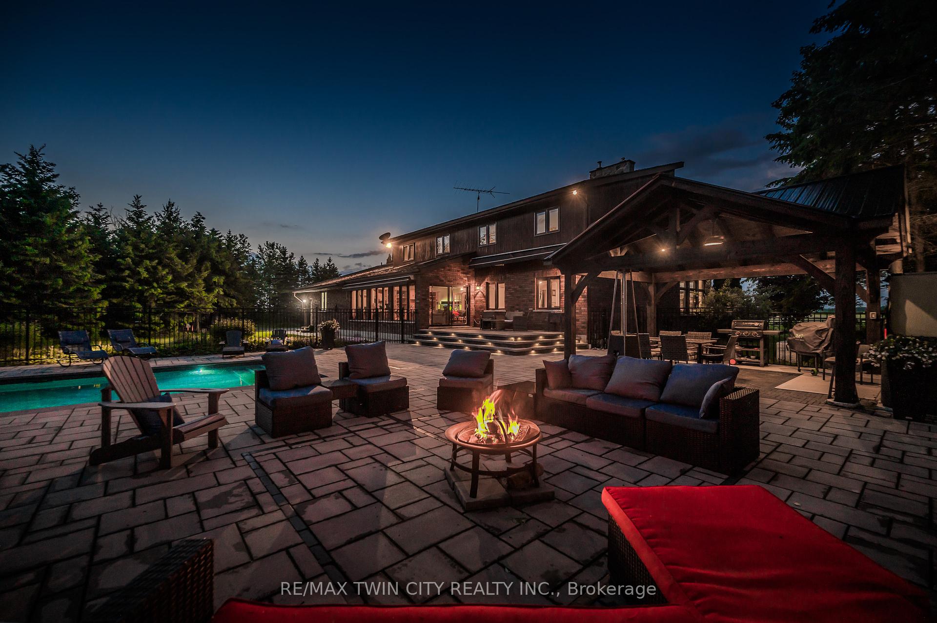 Photo 36 of 7648 Wellington Rd 12 Street, Mapleton, Rural Mapleton — HOMEH