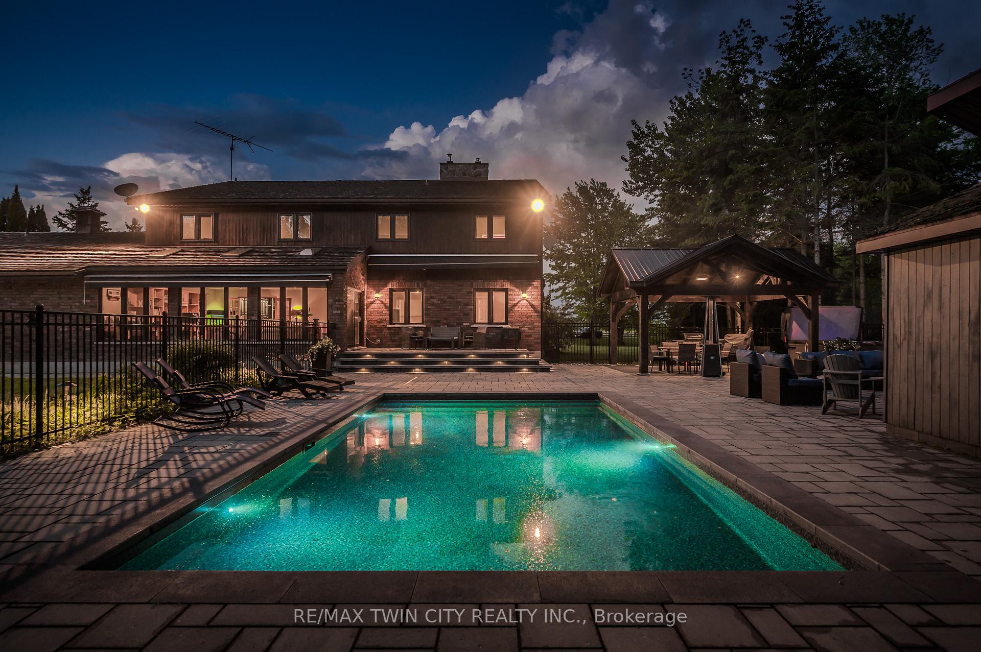 Photo 37 of 7648 Wellington Rd 12 Street, Mapleton, Rural Mapleton — HOMEH