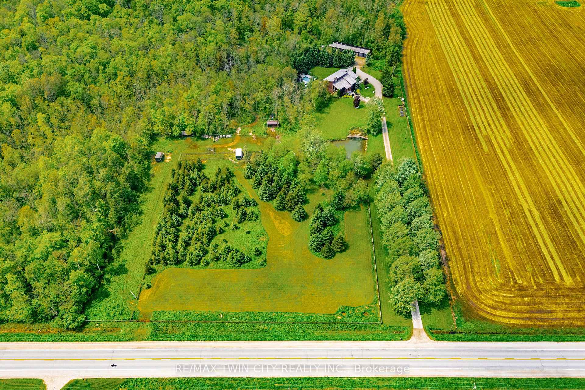 Photo 40 of 7648 Wellington Rd 12 Street, Mapleton, Rural Mapleton — HOMEH