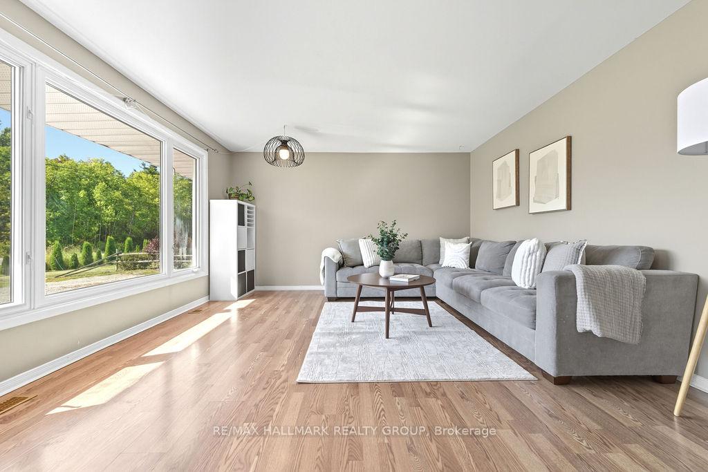 Photo 5 of 921 Mill Ridge Road, McNab/Braeside, Mcnab/Braeside Twps — HOMEH