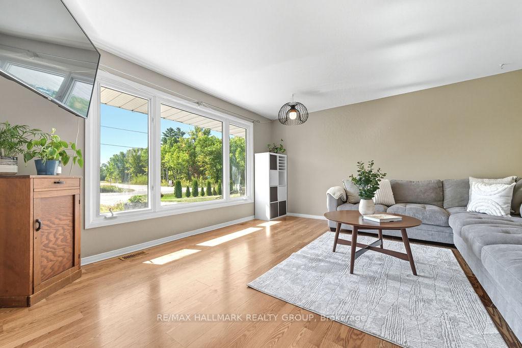 Photo 6 of 921 Mill Ridge Road, McNab/Braeside, Mcnab/Braeside Twps — HOMEH