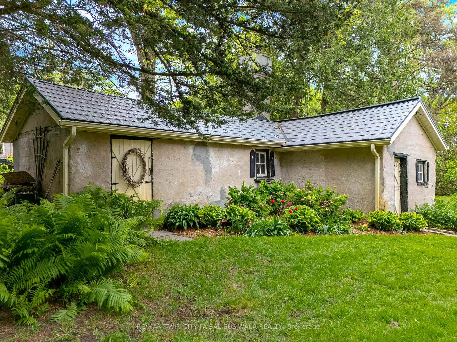 Photo 11 of 17 The Kirksway, Kitchener — HOMEH