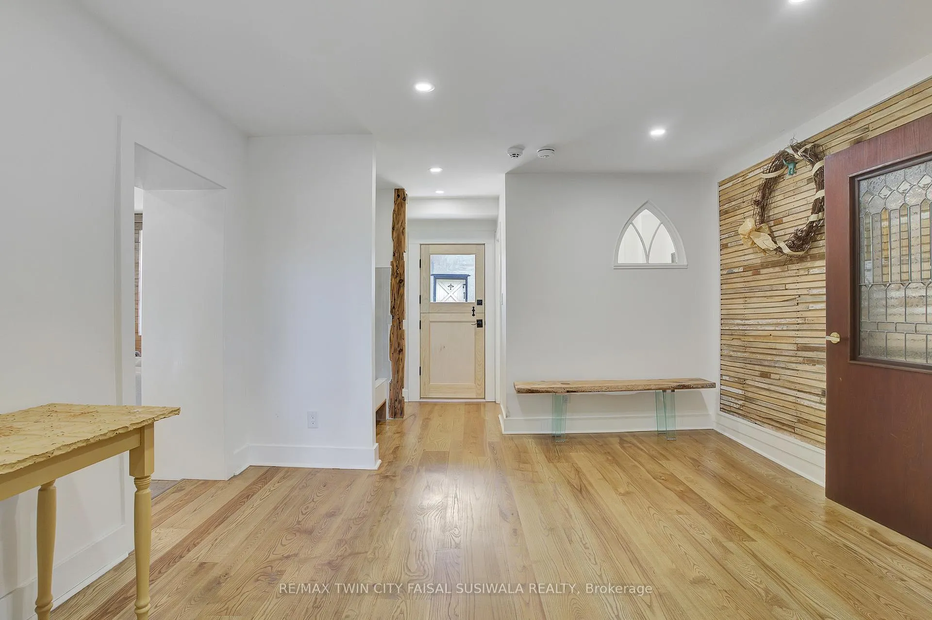 Photo 53 of 17 The Kirksway, Kitchener — HOMEH