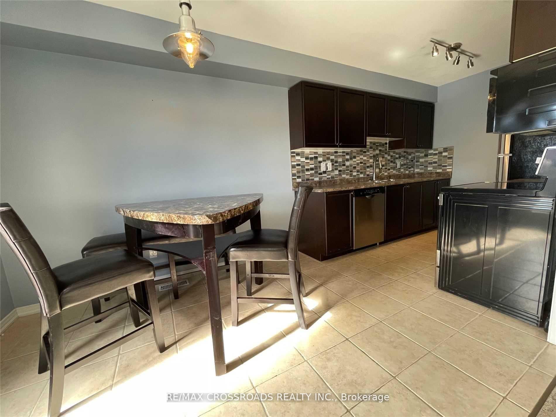 Photo 3 of 1405 Benson Street, Innisfil, Alcona — HOMEH