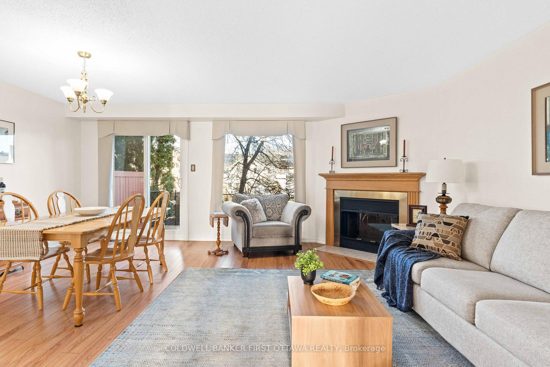 Photo 5 of 32 Royal Oak Court, Ottawa, Hunt Club Park/Greenboro — HOMEH