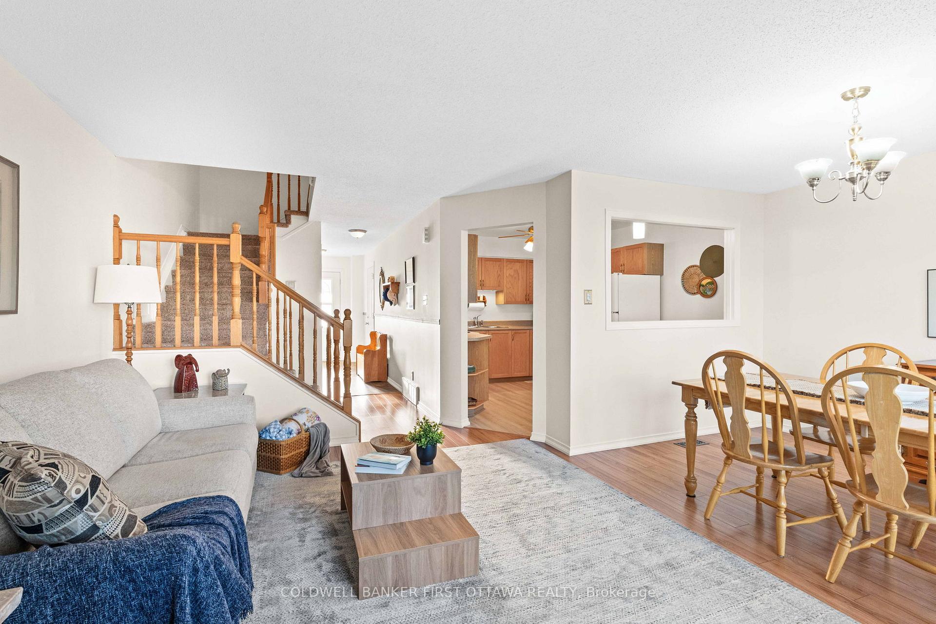 Photo 7 of 32 Royal Oak Court, Ottawa, Hunt Club Park/Greenboro — HOMEH