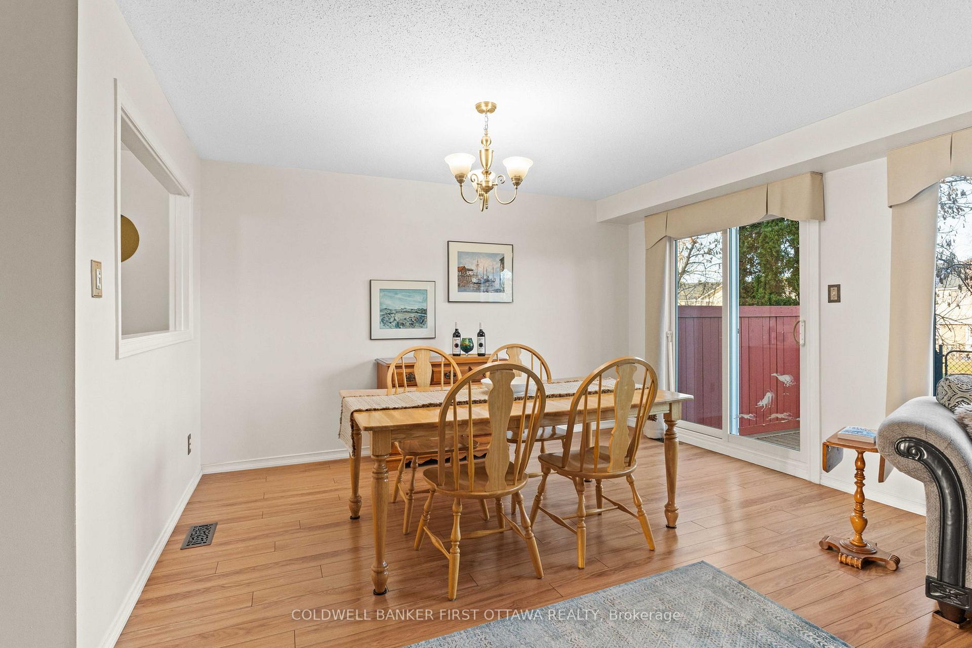 Photo 9 of 32 Royal Oak Court, Ottawa, Hunt Club Park/Greenboro — HOMEH