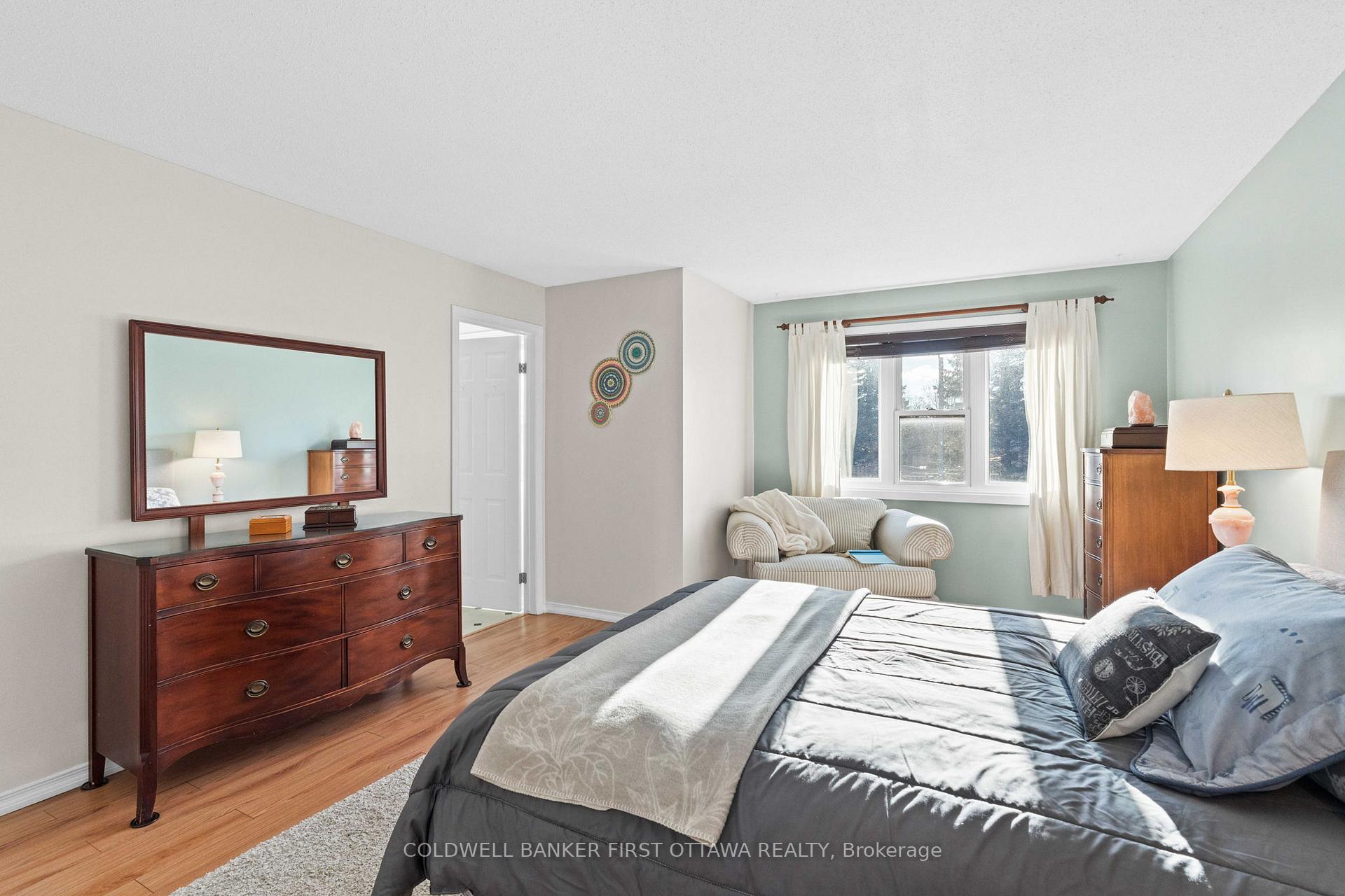 Photo 15 of 32 Royal Oak Court, Ottawa, Hunt Club Park/Greenboro — HOMEH