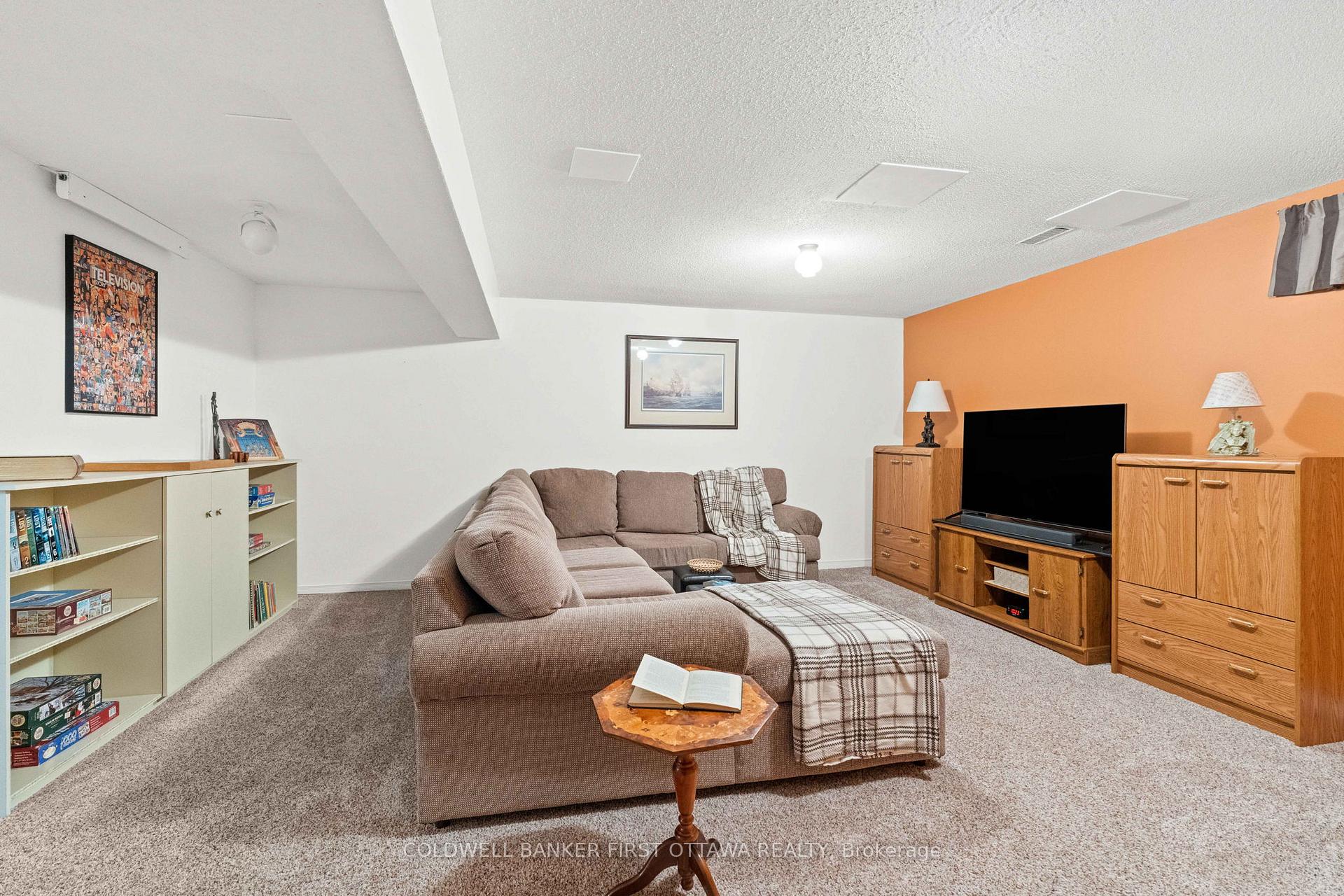 Photo 20 of 32 Royal Oak Court, Ottawa, Hunt Club Park/Greenboro — HOMEH