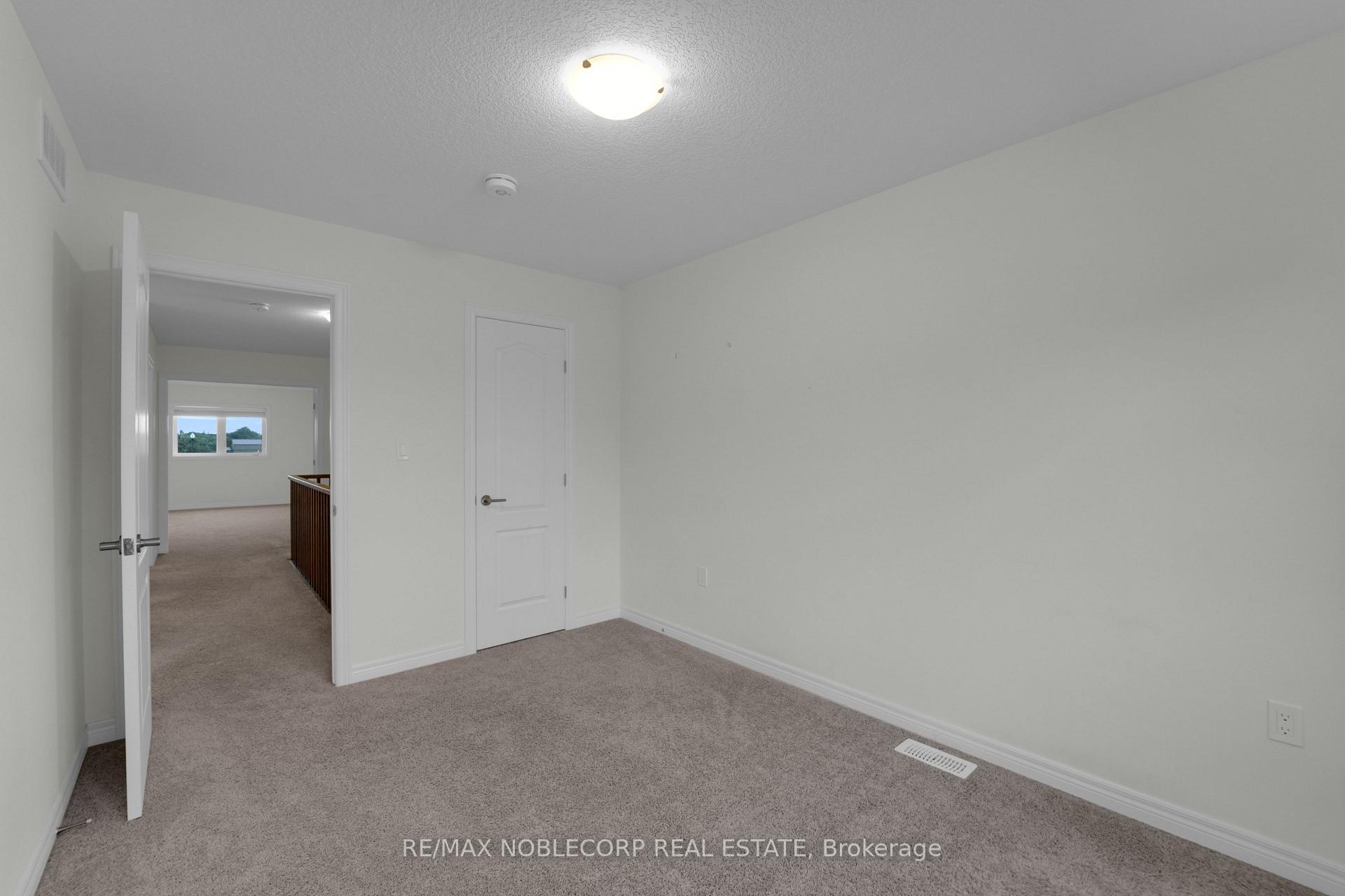 Photo 3 of 15 Lloyd Davis Way, Hamilton, Stripley — HOMEH