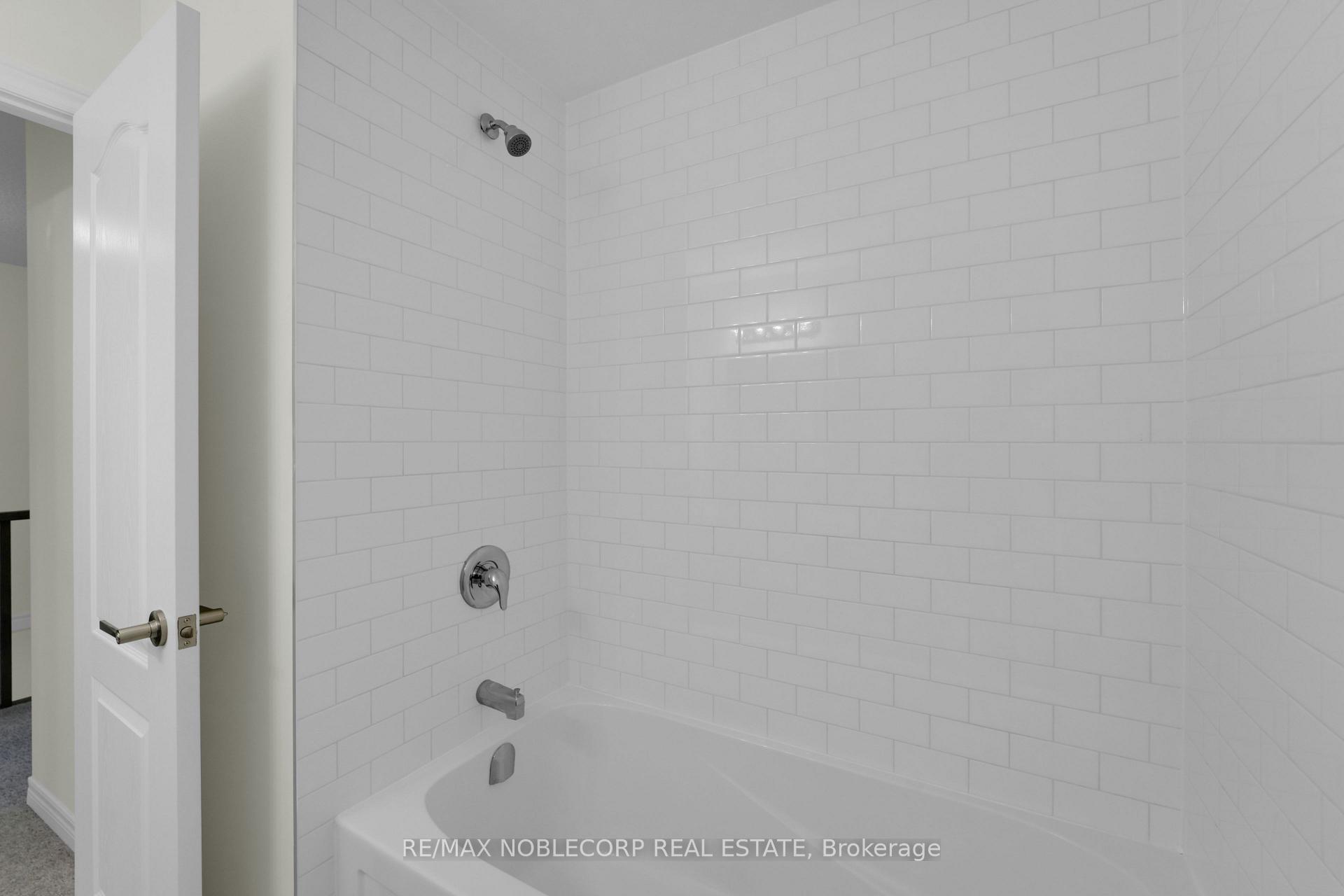 Photo 7 of 15 Lloyd Davis Way, Hamilton, Stripley — HOMEH