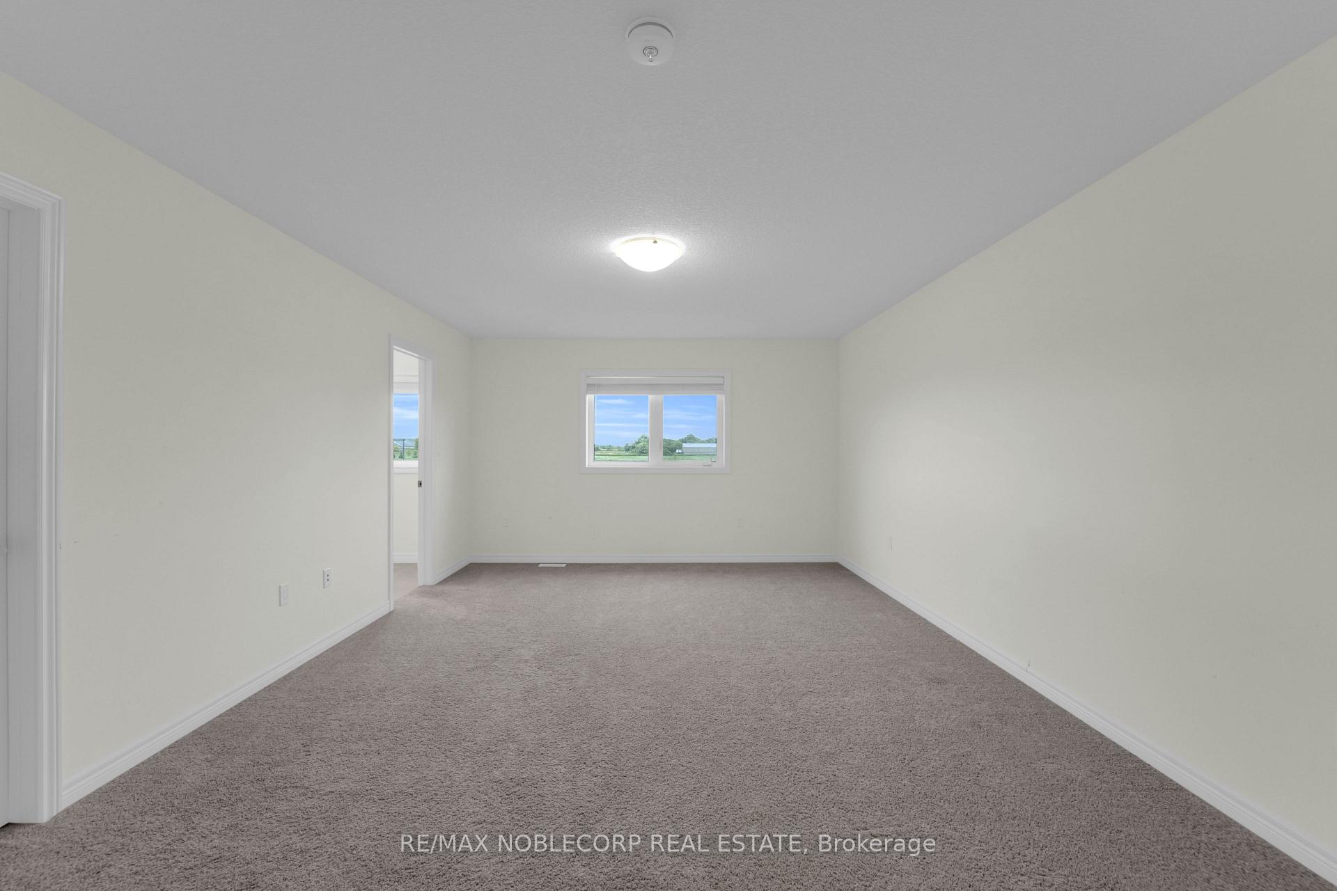 Photo 18 of 15 Lloyd Davis Way, Hamilton, Stripley — HOMEH