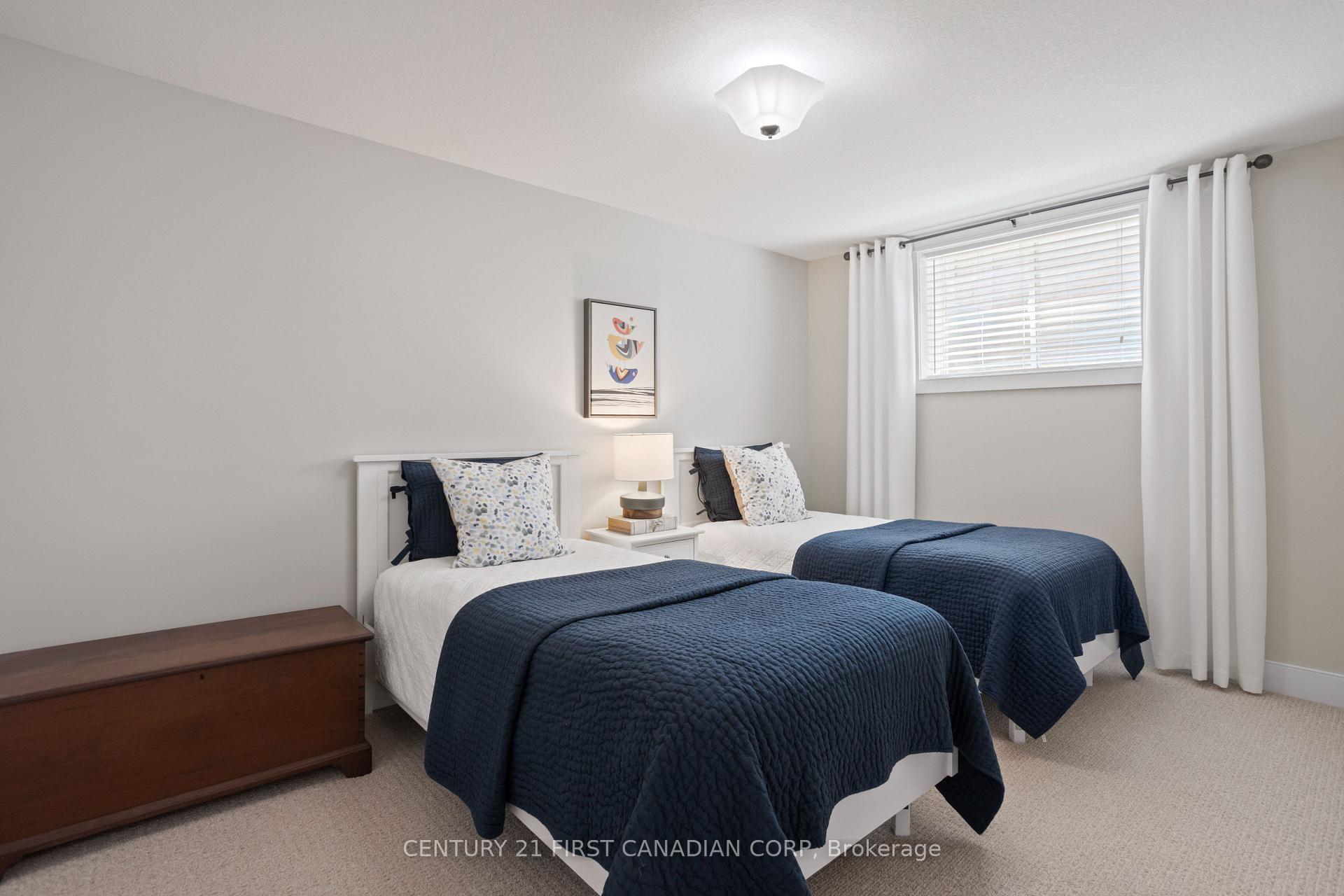Photo 35 of 145 Watson Street, Lucan Biddulph, Lucan — HOMEH