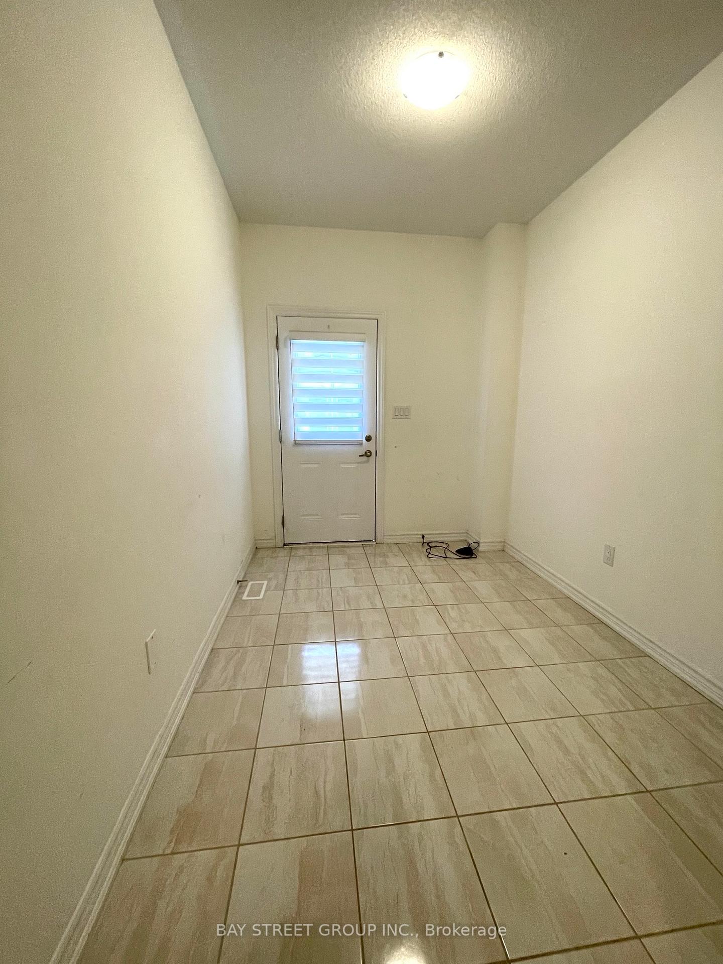 Photo 4 of 24 Imperial College Lane, Markham, Wismer — HOMEH