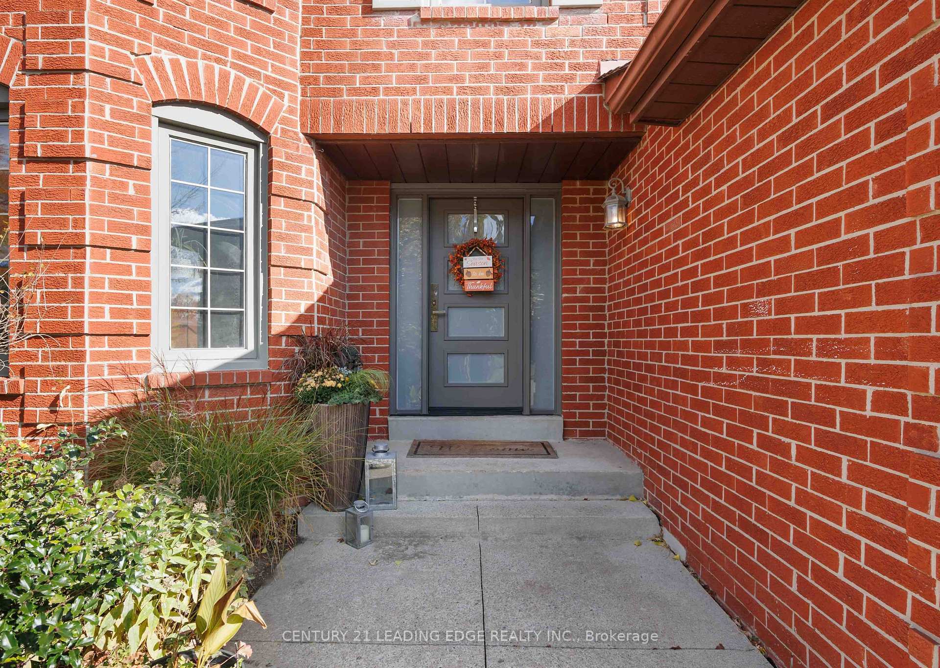 Photo 2 of 64 Lehman Crescent, Markham, Markham Village — HOMEH
