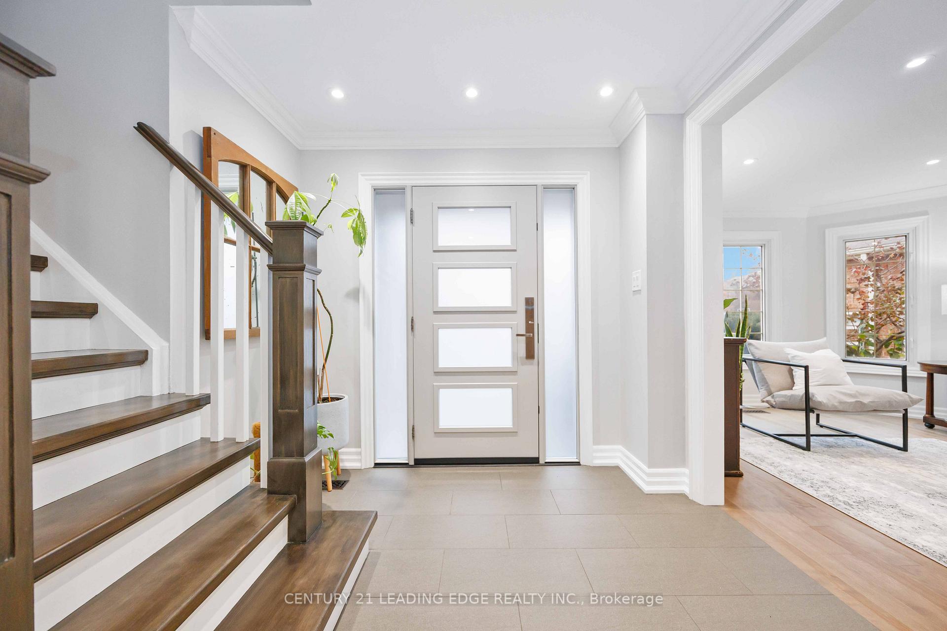 Photo 3 of 64 Lehman Crescent, Markham, Markham Village — HOMEH