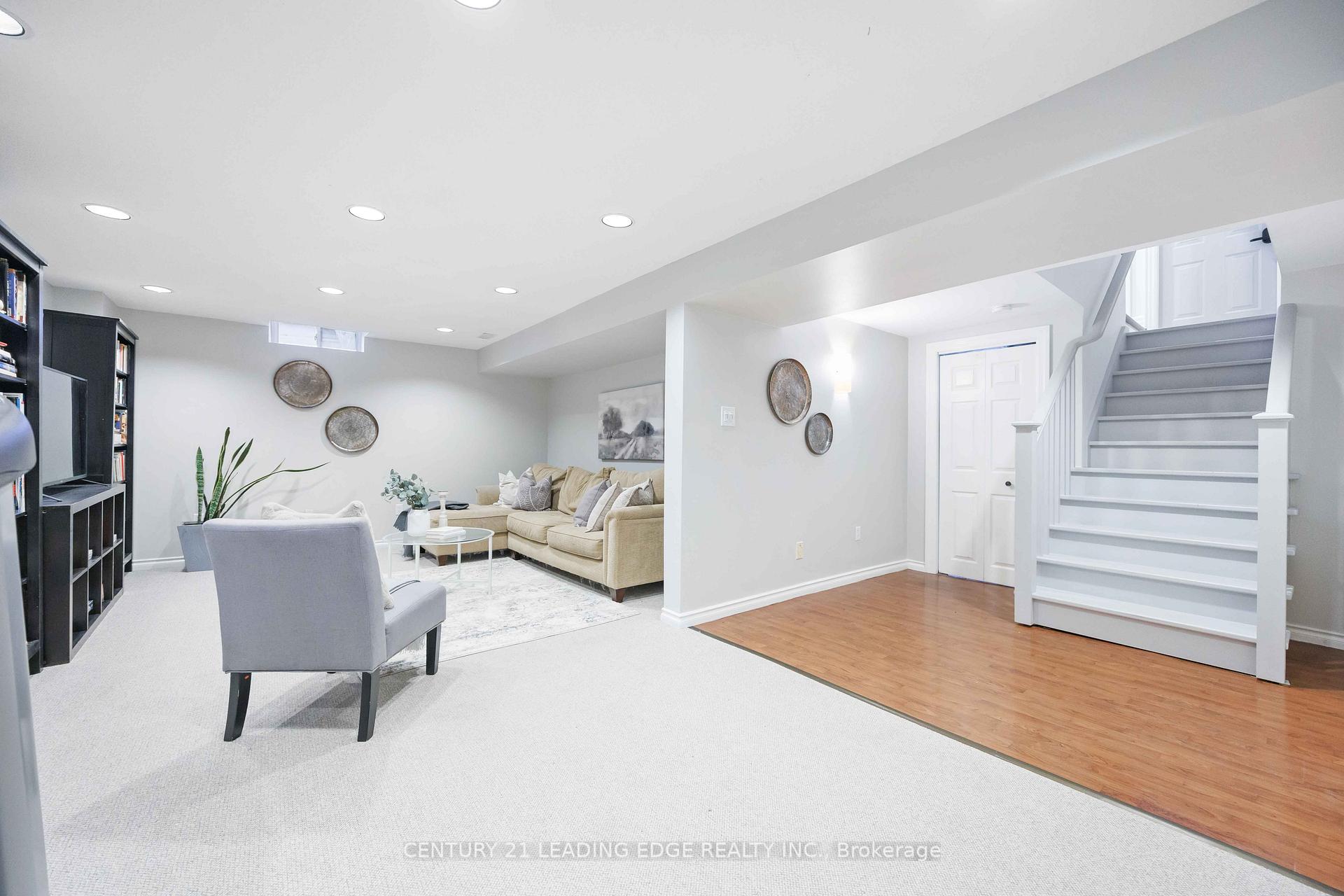 Photo 31 of 64 Lehman Crescent, Markham, Markham Village — HOMEH