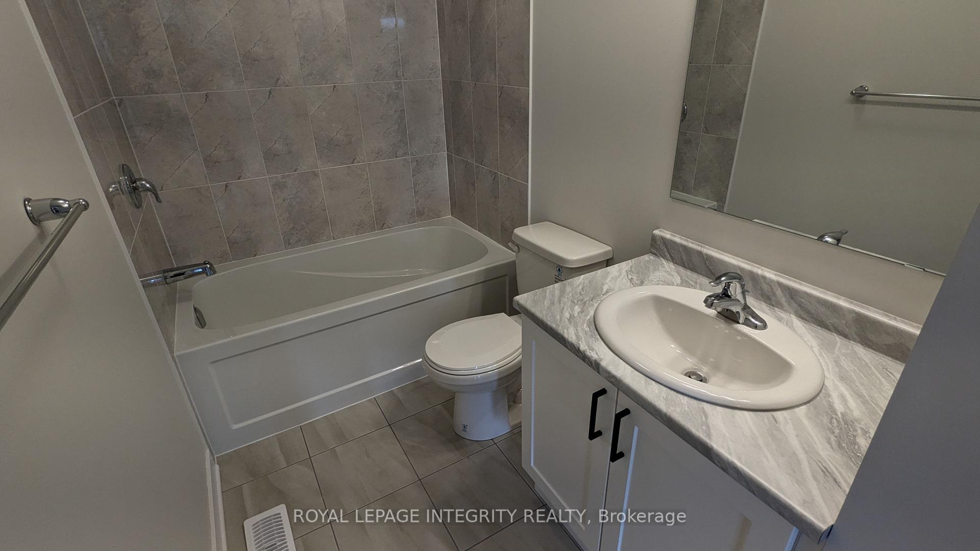 Photo 15 of 76 Franchise Private, Ottawa, Kanata - Emerald Meadows/Trailwest — HOMEH