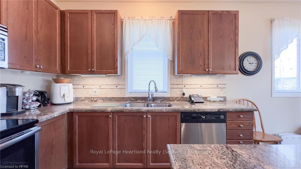 Photo 18 of 38 Stornoway Crescent, Huron East, Egmondville — HOMEH