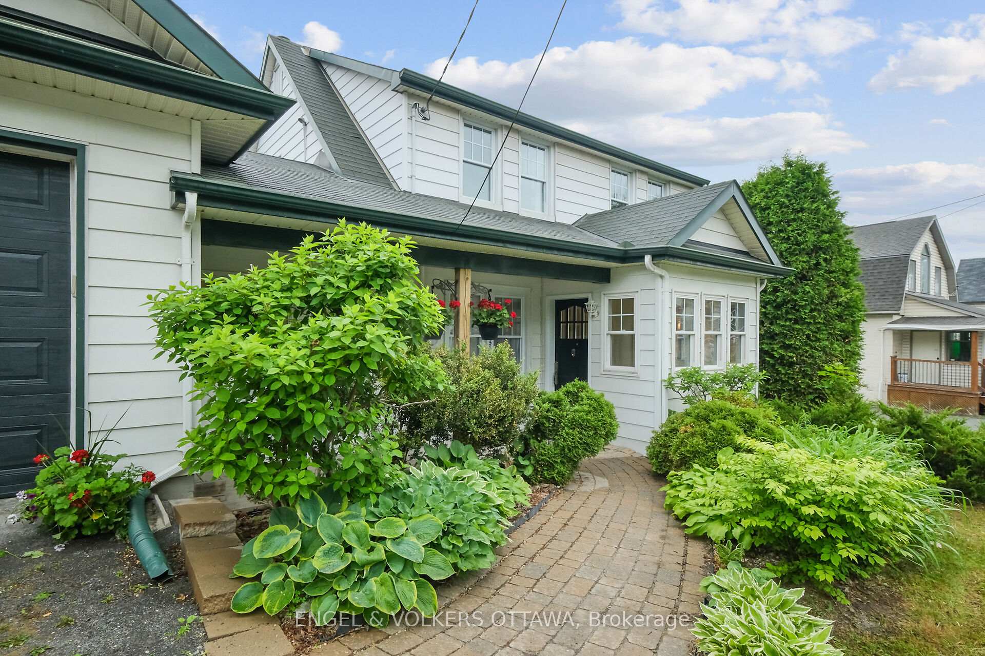 Photo 4 of 5566 Main Street, Ottawa, Manotick Village & Manotick Estates — HOMEH