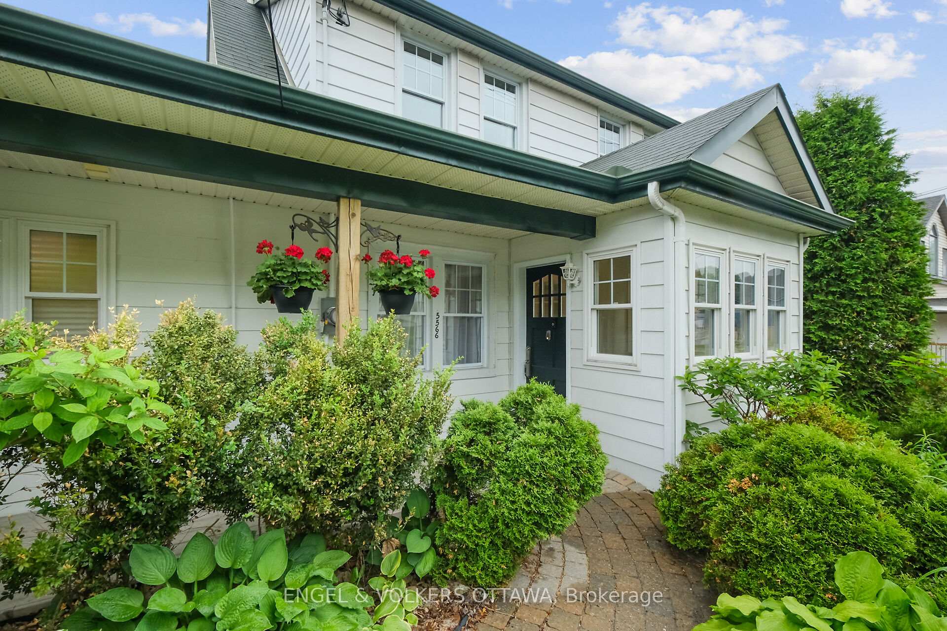 Photo 5 of 5566 Main Street, Ottawa, Manotick Village & Manotick Estates — HOMEH
