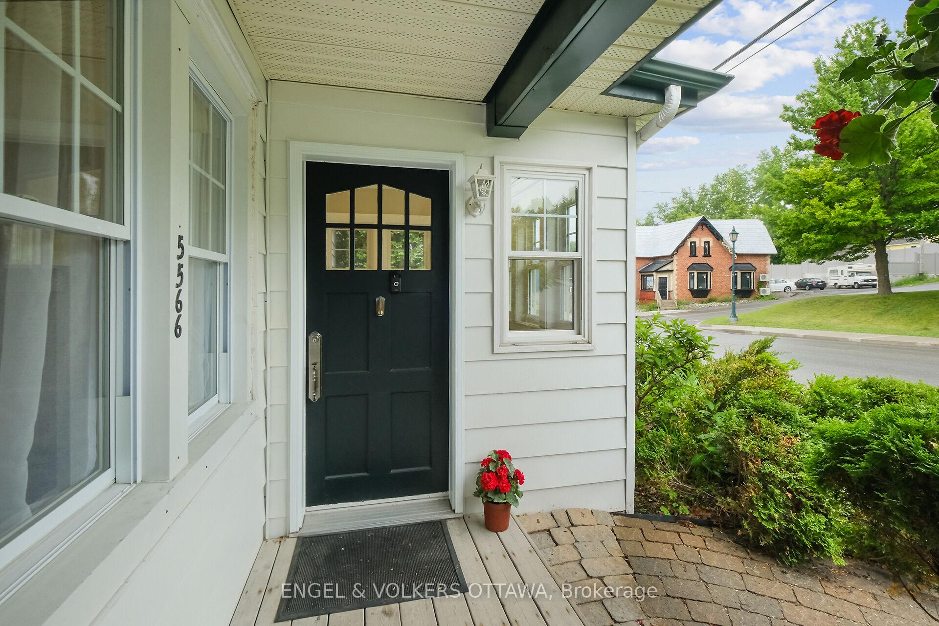 Photo 8 of 5566 Main Street, Ottawa, Manotick Village & Manotick Estates — HOMEH