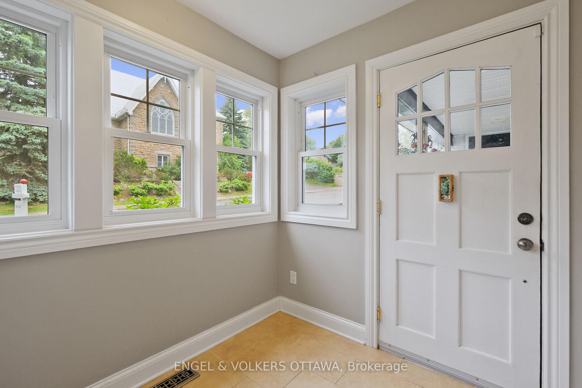 Photo 9 of 5566 Main Street, Ottawa, Manotick Village & Manotick Estates — HOMEH