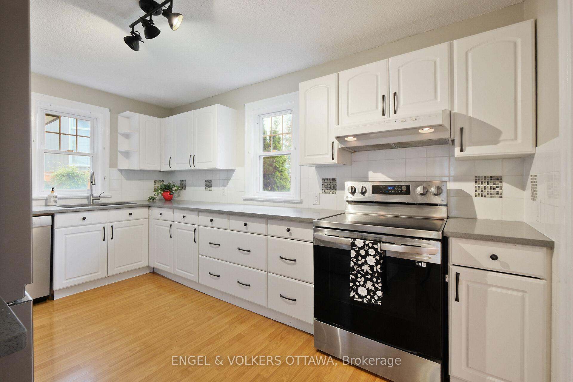 Photo 17 of 5566 Main Street, Ottawa, Manotick Village & Manotick Estates — HOMEH
