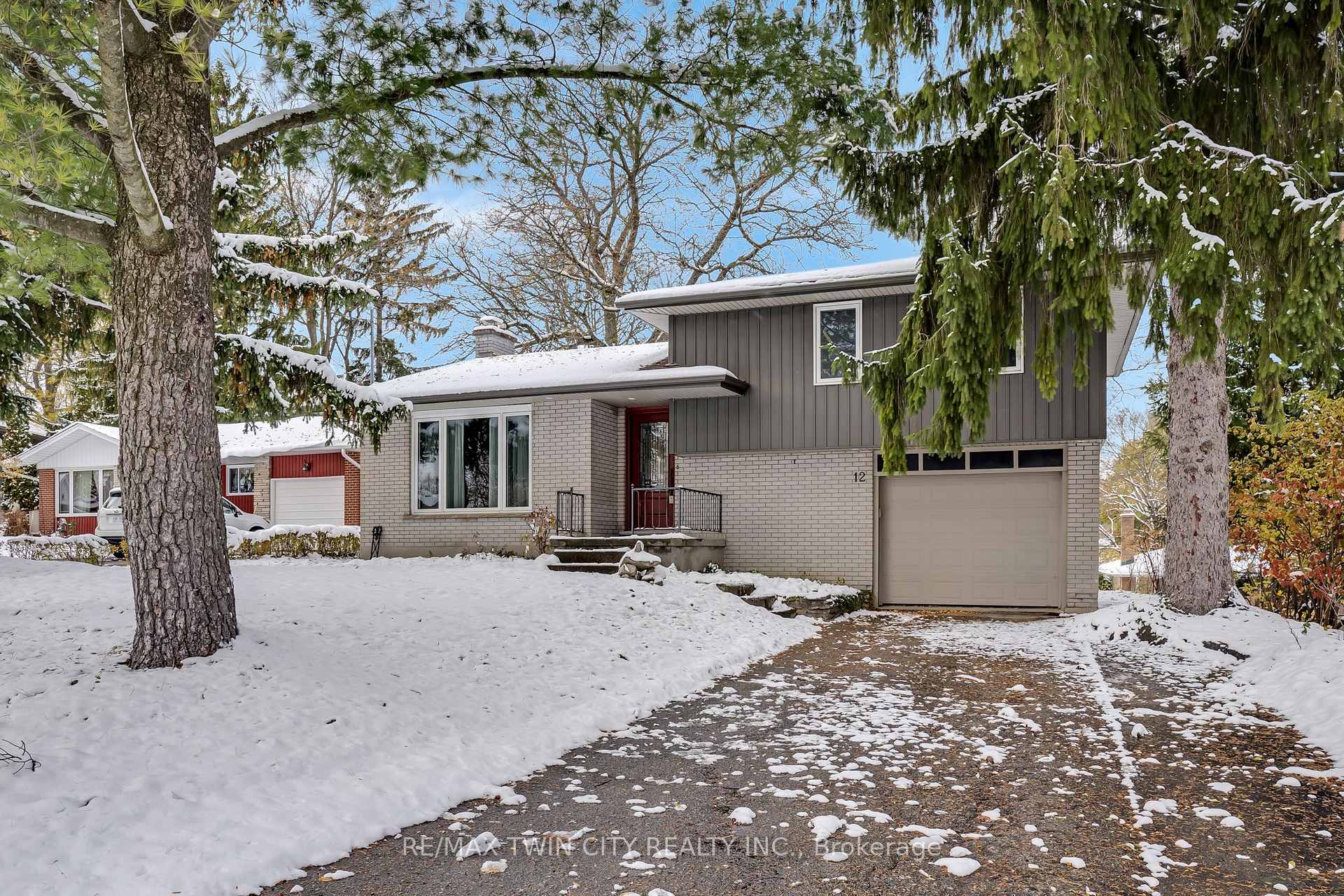 Photo 3 of 12 Sycamore Place, Kitchener — HOMEH